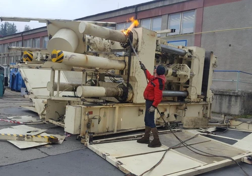 vstrikovaci-stroj-3_1600x900ms